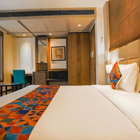 Fabhotel Hexa Chhatarpur Нью-Дели Экстерьер фото