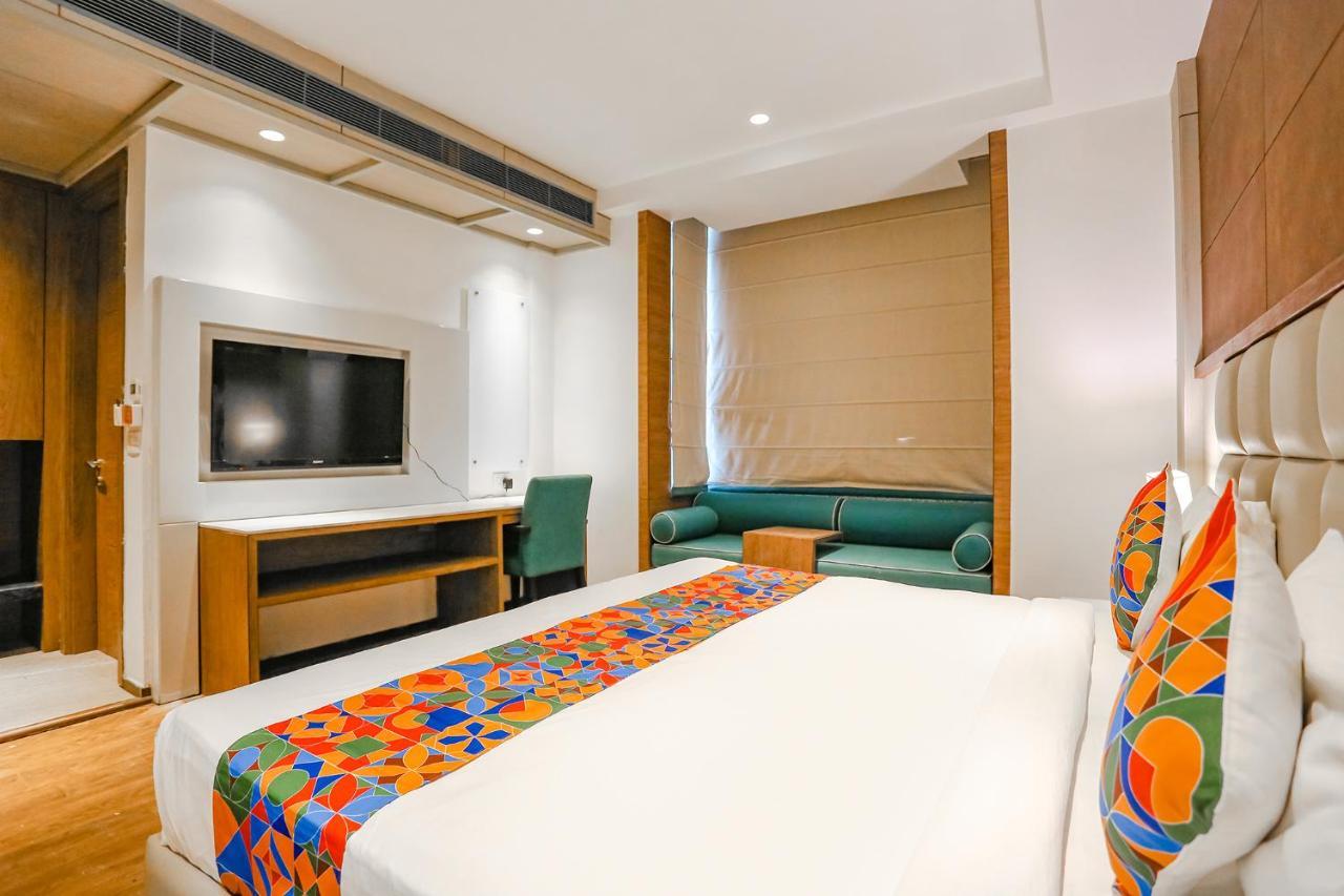 Fabhotel Hexa Chhatarpur Нью-Дели Экстерьер фото