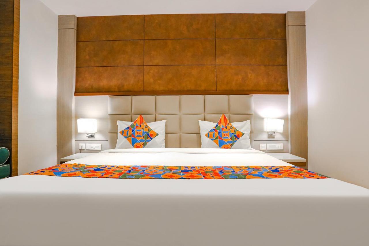 Fabhotel Hexa Chhatarpur Нью-Дели Экстерьер фото