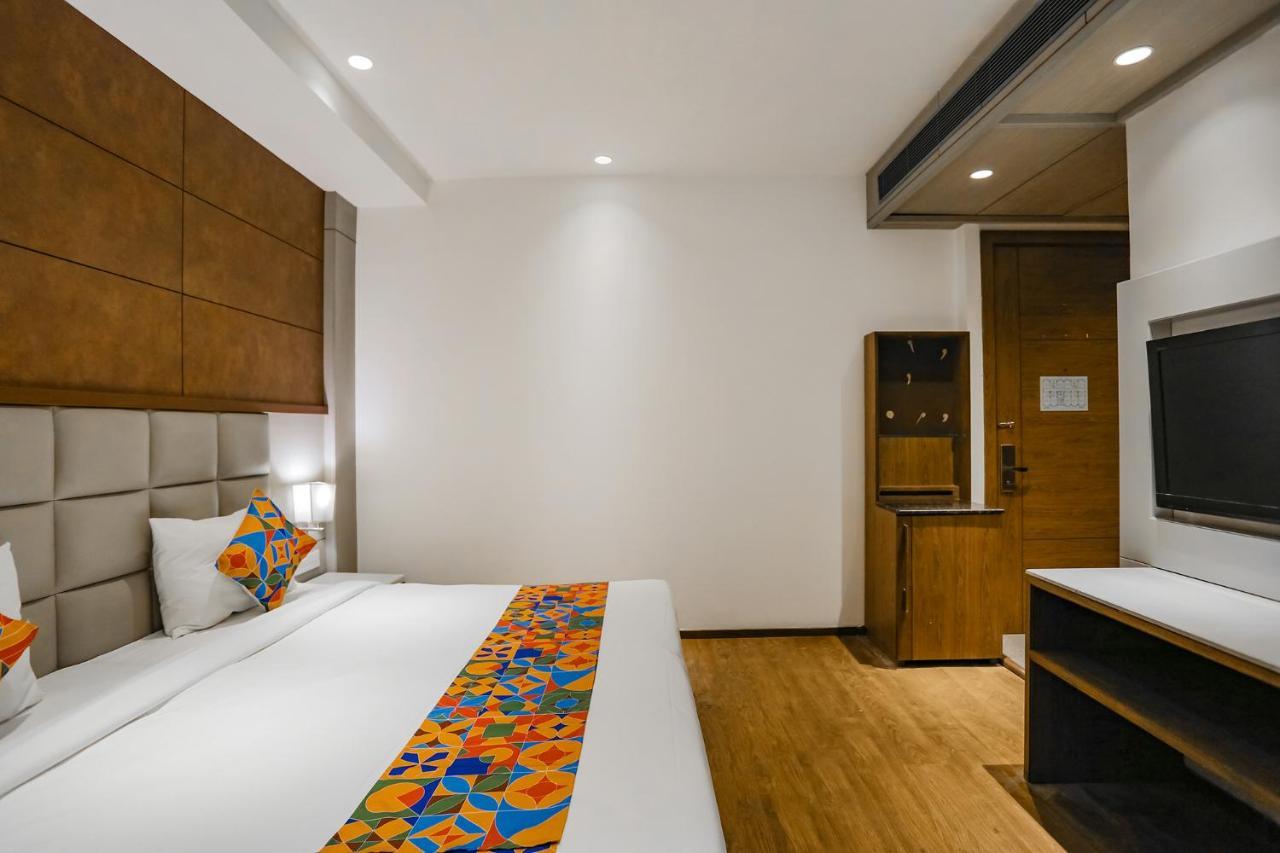 Fabhotel Hexa Chhatarpur Нью-Дели Экстерьер фото