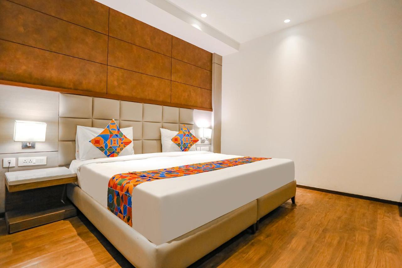 Fabhotel Hexa Chhatarpur Нью-Дели Экстерьер фото