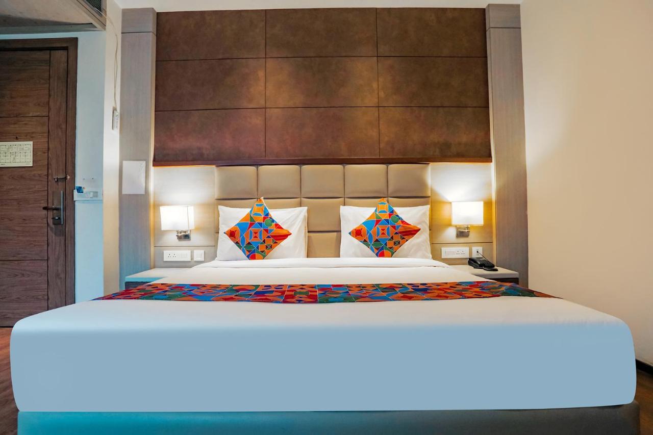 Fabhotel Hexa Chhatarpur Нью-Дели Экстерьер фото