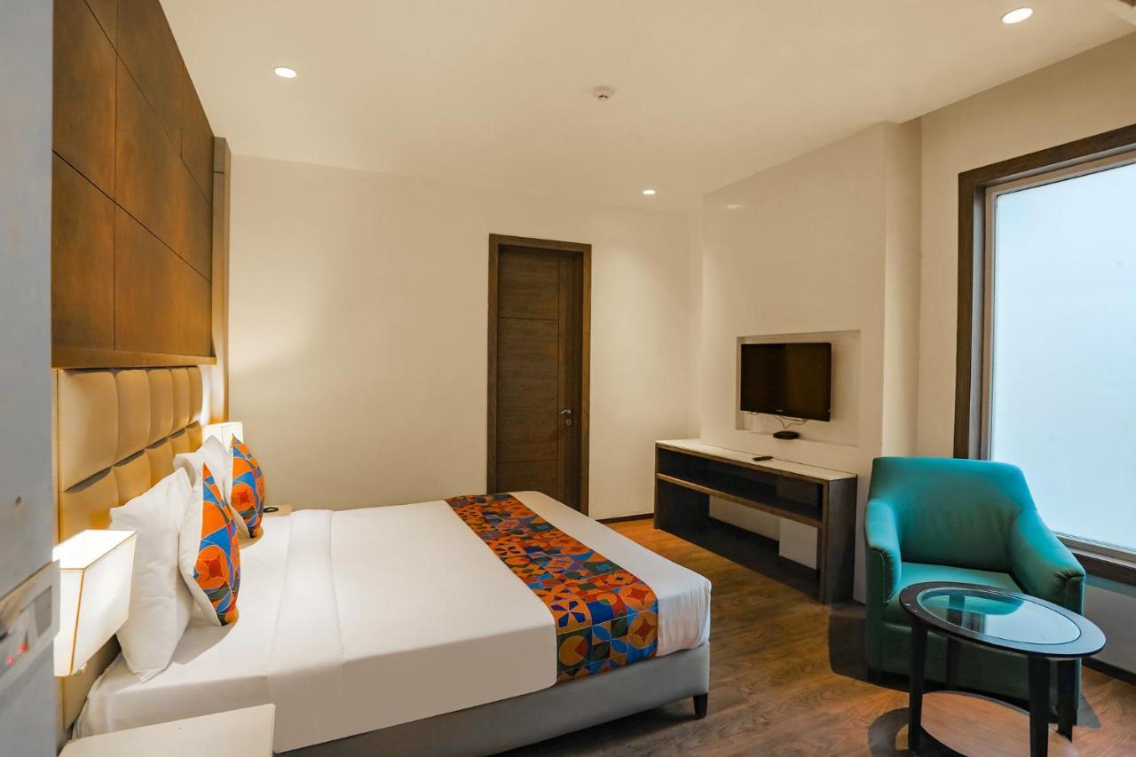 Fabhotel Hexa Chhatarpur Нью-Дели Экстерьер фото